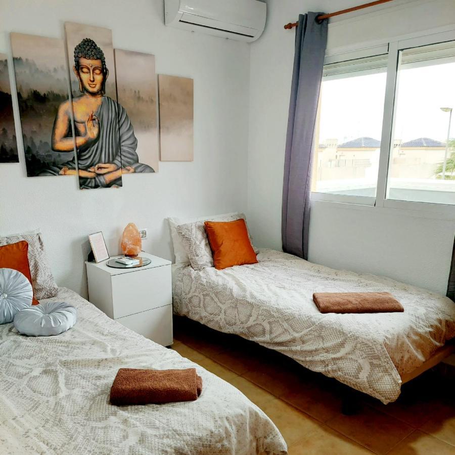 Fabulous Detached Large Villa 5 Bedrooms 3 Bathrooms Backing Onto Villamartin Golf Course מראה חיצוני תמונה