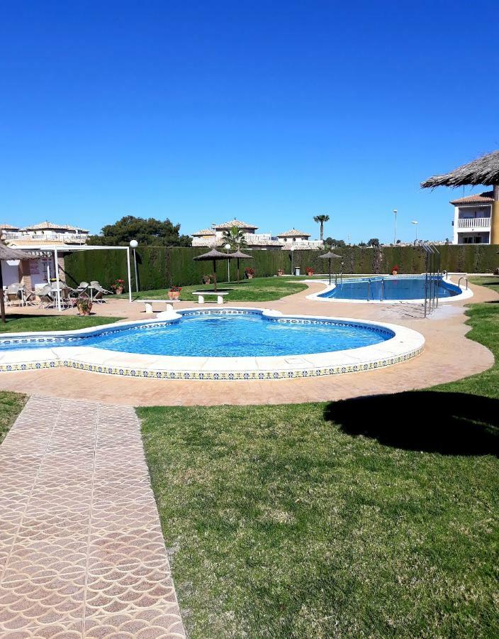 Fabulous Detached Large Villa 5 Bedrooms 3 Bathrooms Backing Onto Villamartin Golf Course מראה חיצוני תמונה